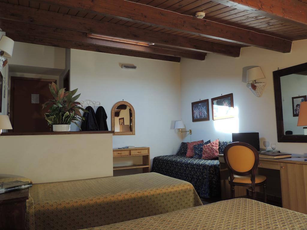 Willa Country Relais I Due Laghi Anguillara Sabazia Pokój zdjęcie